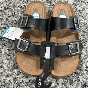 Time and Tru Wide Width Sandals